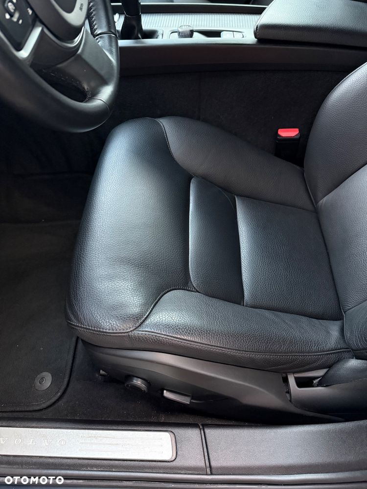 Volvo V60 D3 Momentum Pro - 22