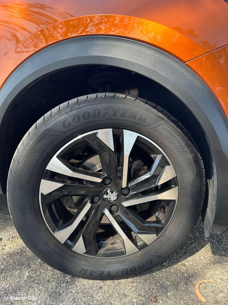 Peugeot 2008 PureTech 130 EAT8 Allure - 6