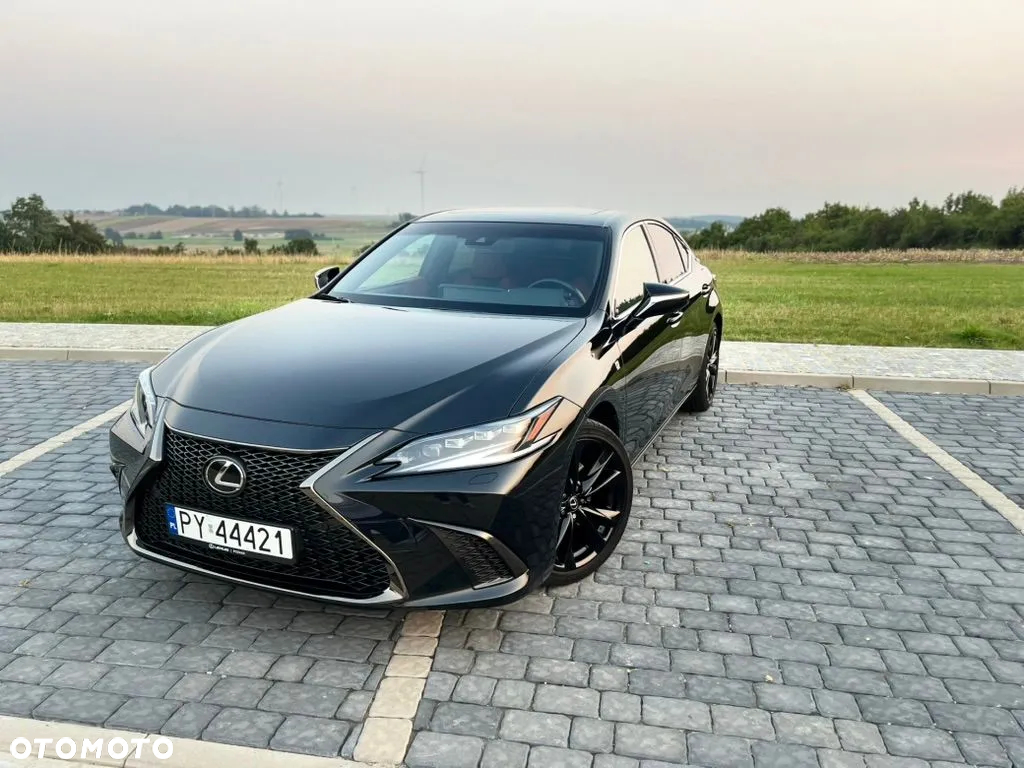 Lexus ES 300h F Sport Edition - 19