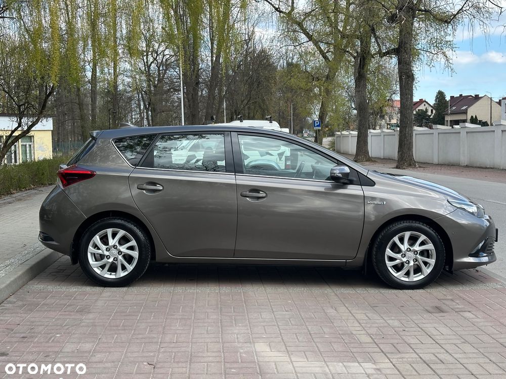 Toyota Auris Hybrid 135 Premium - 2