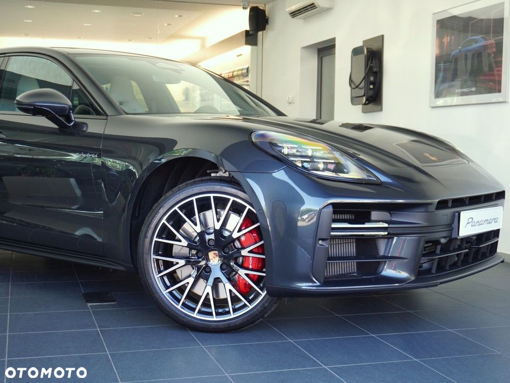 Porsche Panamera 4S E-Hybrid PHEV - 4