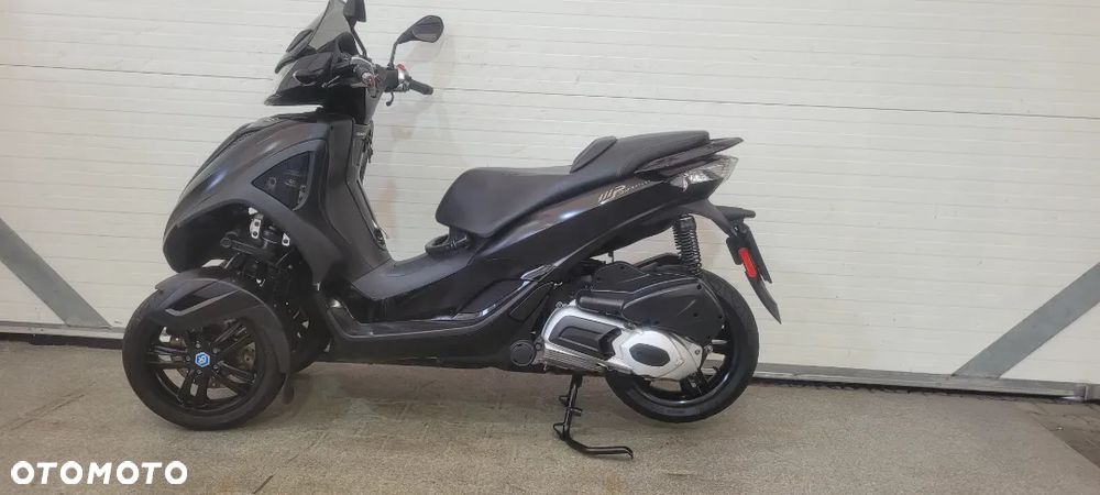 Piaggio MP-3 - 4