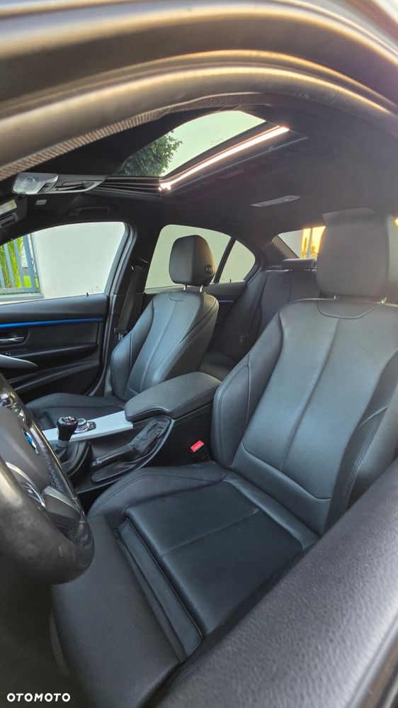 BMW Seria 3 318d M Sport Shadow - 39