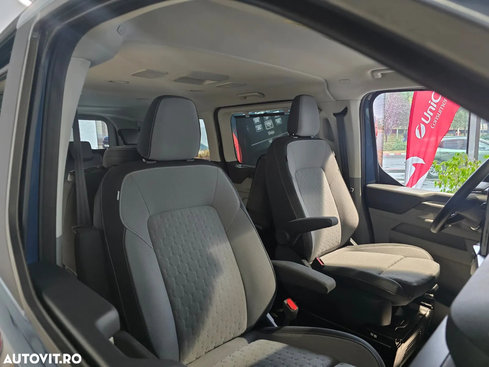 Ford Tourneo Custom Bus 320L 2.0 EcoBlue 136 CP 8AT L2H1 FWD Titanium - 19