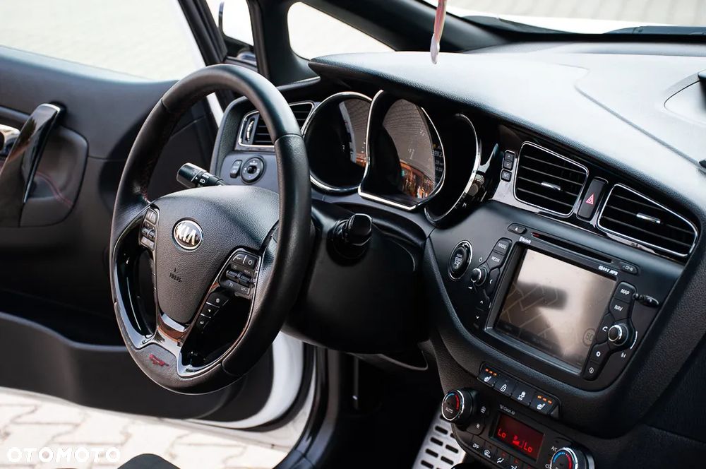 Kia Ceed Cee'd 1.6 T-GDI GT - 28