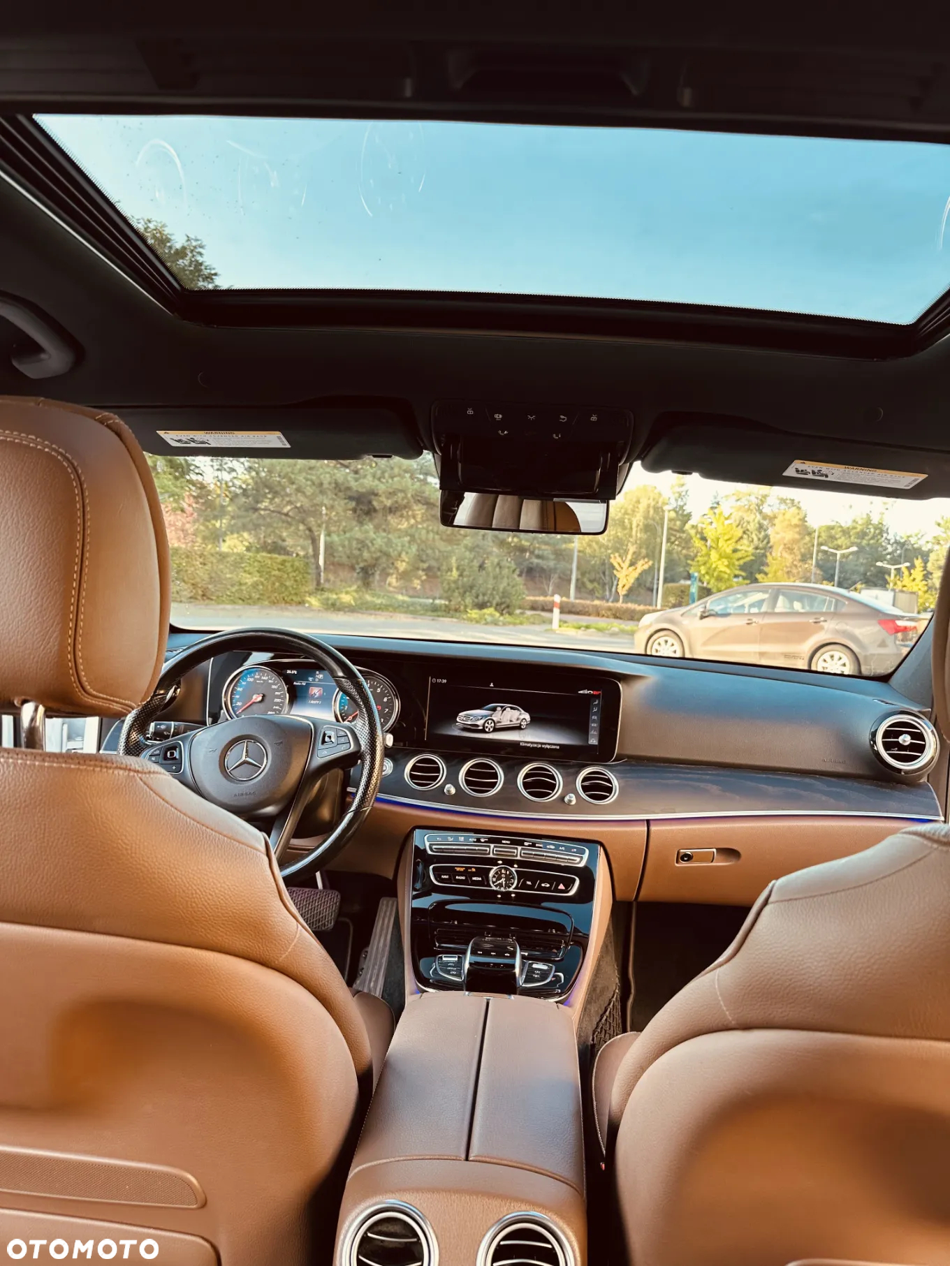 Mercedes-Benz Klasa E 300 9G-TRONIC - 16