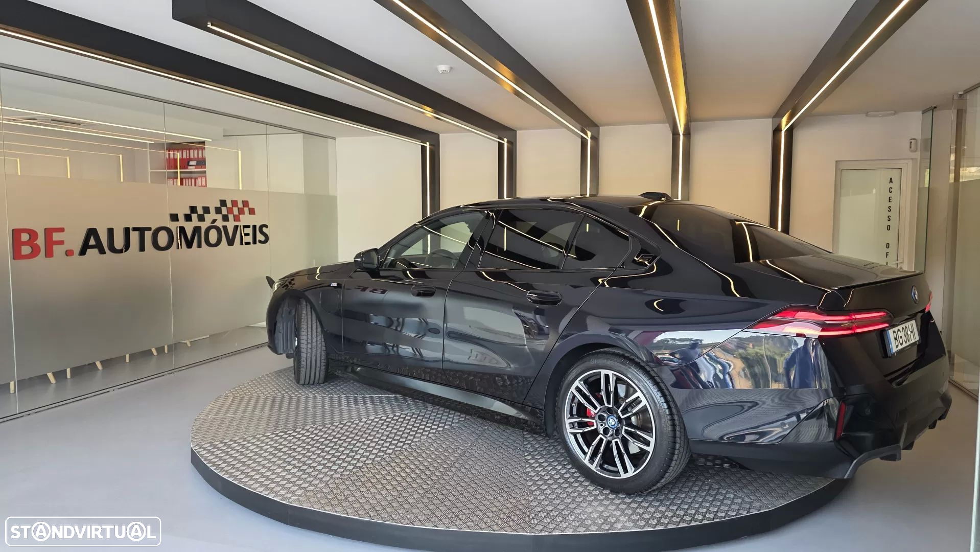 BMW 530 e Pack Desportivo M Pro - 17
