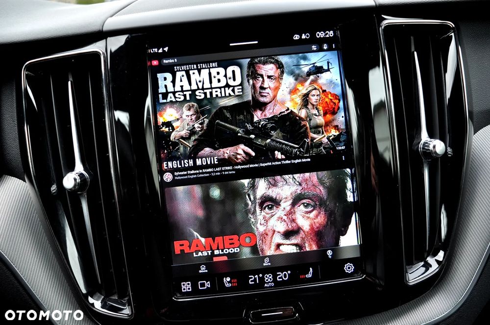 Volvo XC 60 B4 D Plus Dark - 30