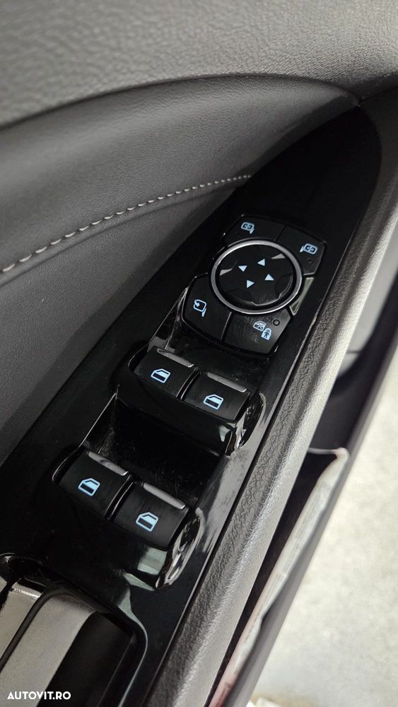 Ford Mondeo 2.0 TDCI PowerShift AWD Titanium - 31