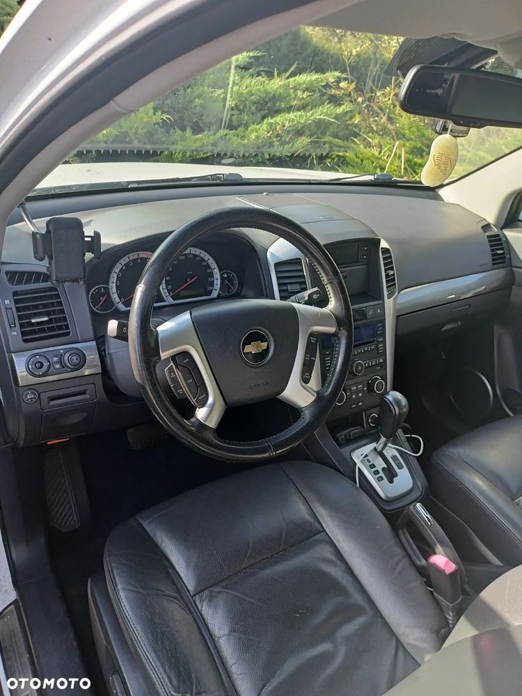 Chevrolet Captiva 3.2 LT high - 10