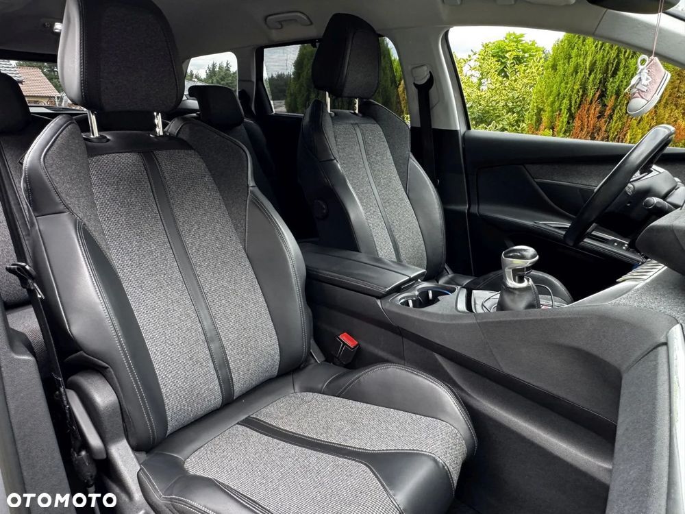 Peugeot 5008 1.6 BlueHDI Allure S&S - 25