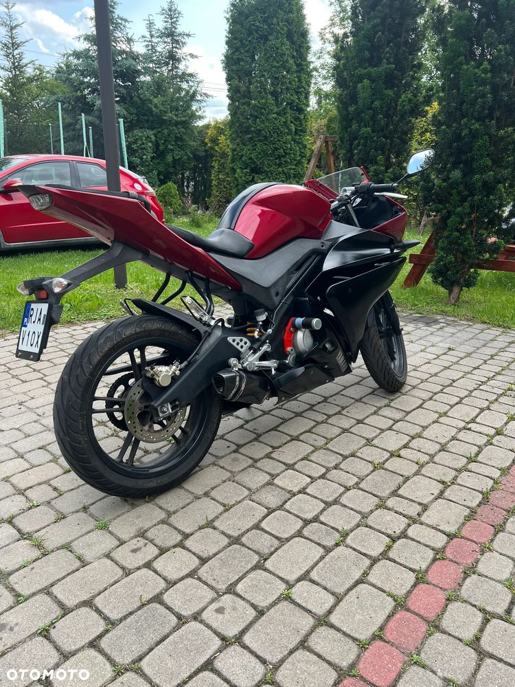 Yamaha YZF - 4