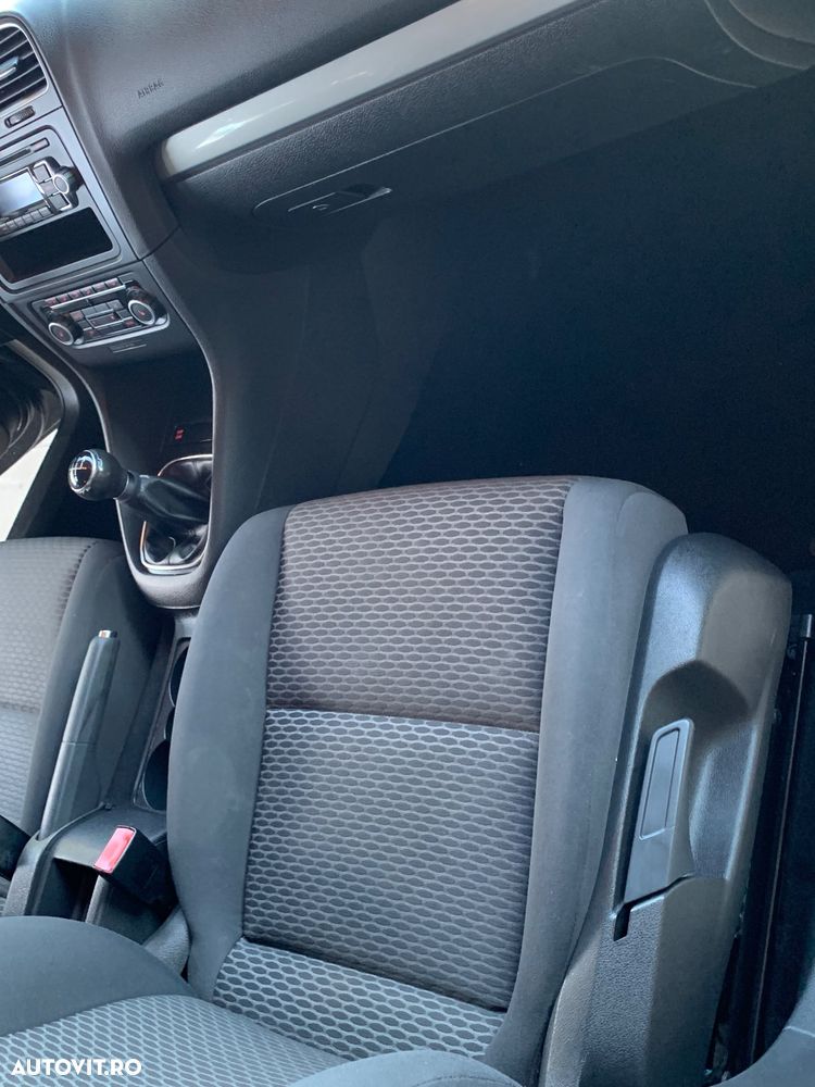 Volkswagen Golf - 11