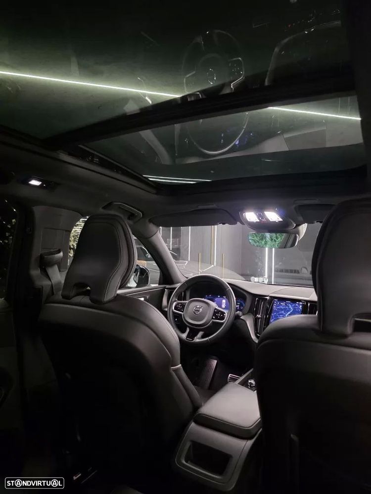Volvo XC 60 2.0 T6 PHEV R-Design AWD - 3