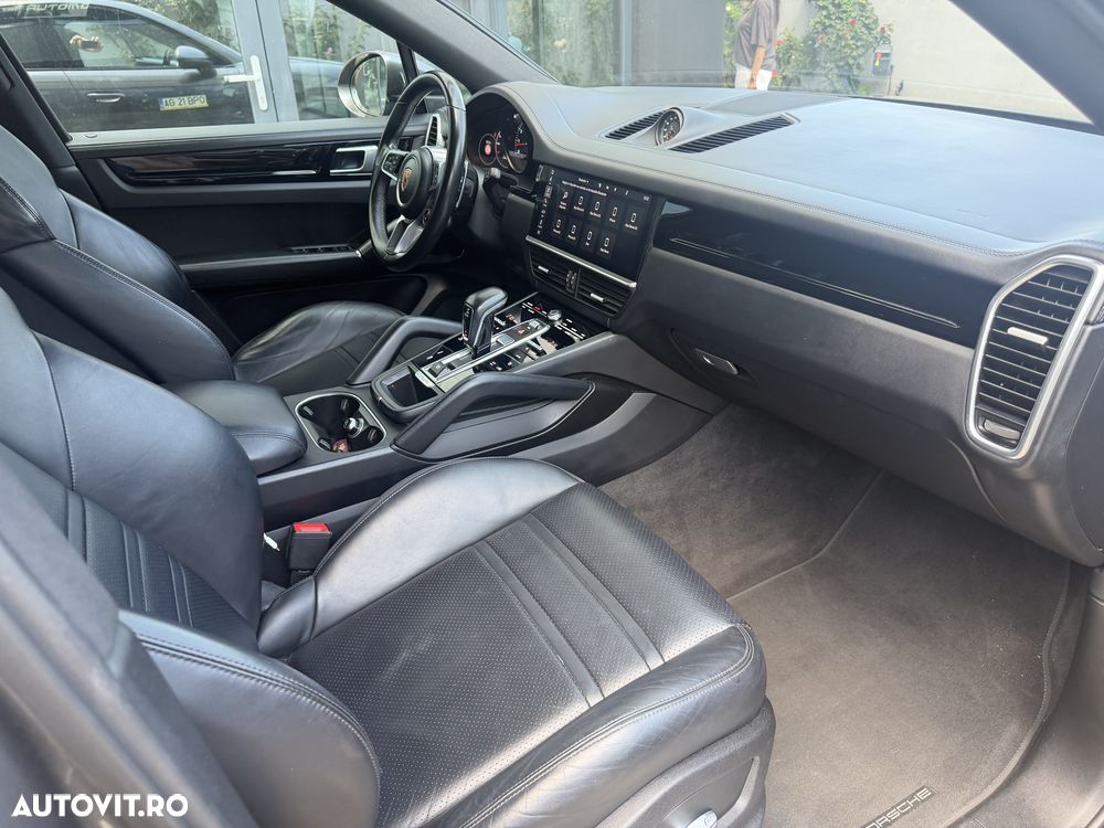 Porsche Cayenne Coupe Standard - 11