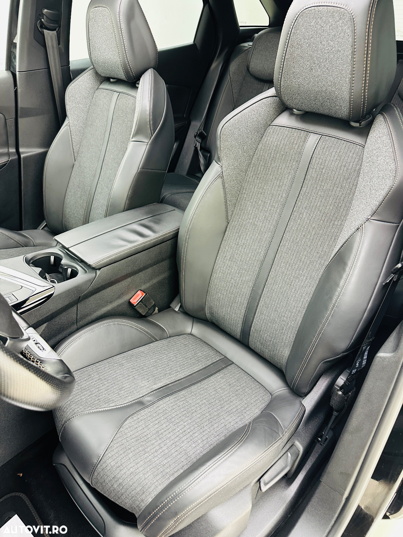 Peugeot 3008 PureTech 130 Stop & Start GPF Allure Pack - 17