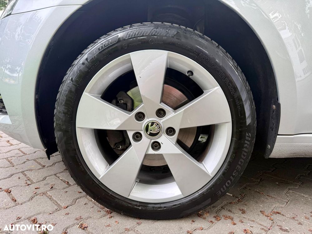 Skoda Octavia 2.0 TDI DSG Premium Edition - 16