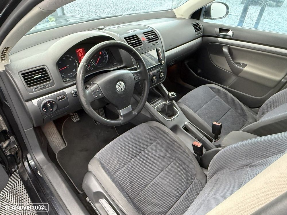 VW Jetta 1.9 TDi Confortline - 5