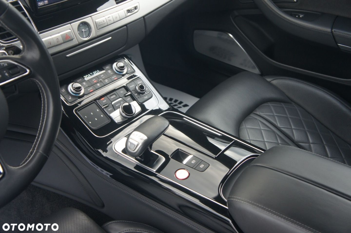 Audi S8 - 10