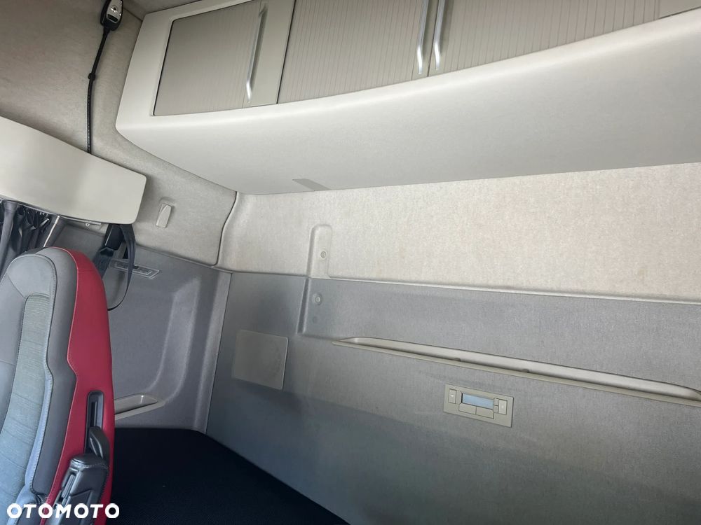 Volvo FH 460 Xenony Klimapostojowa winda Niemcy - 16