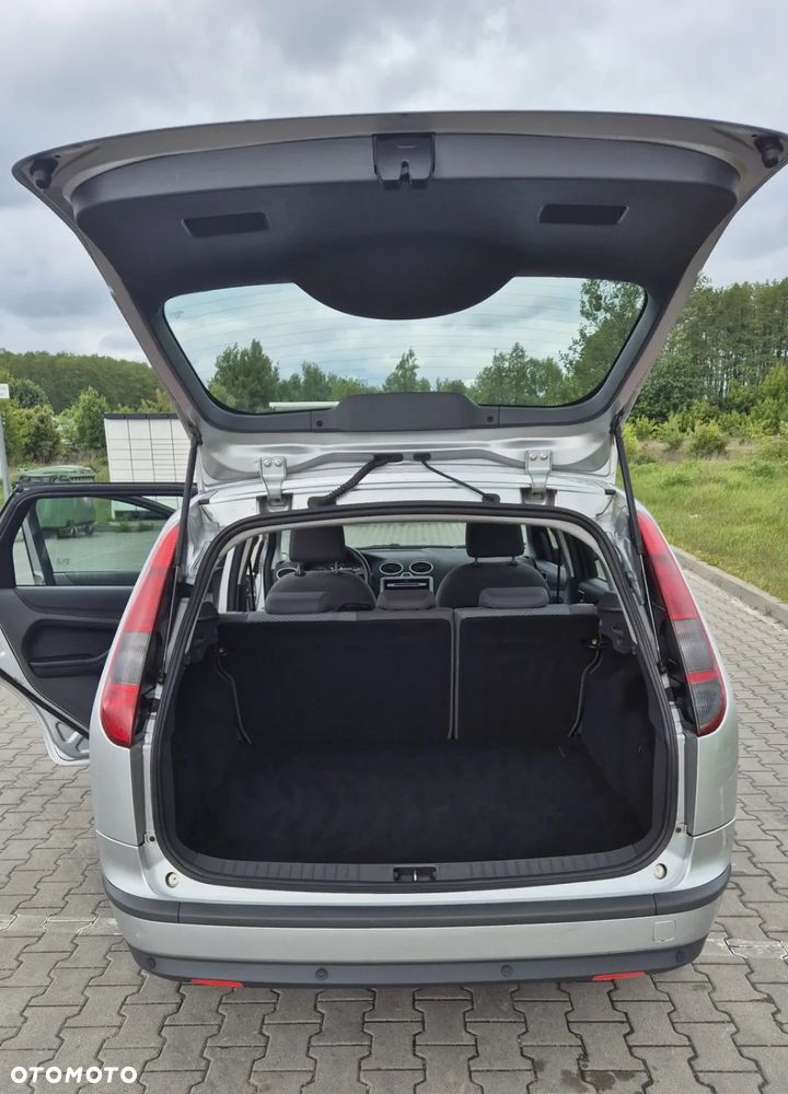 Ford Focus 1.6 TDCi DPF Ambiente - 15