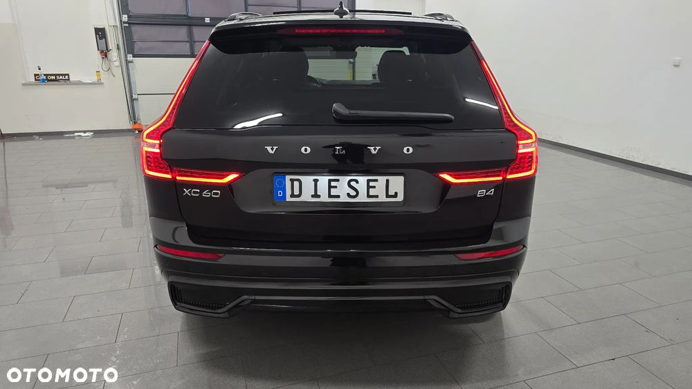 Volvo XC 60 B4 D Plus Dark - 3