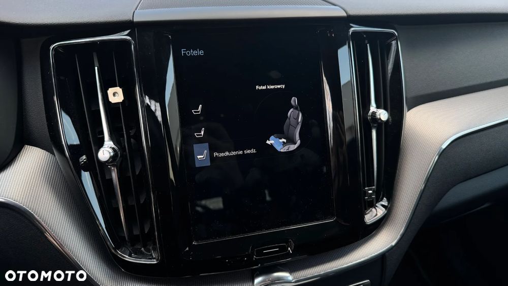 Volvo XC 60 T5 GPF AWD R-Design - 32