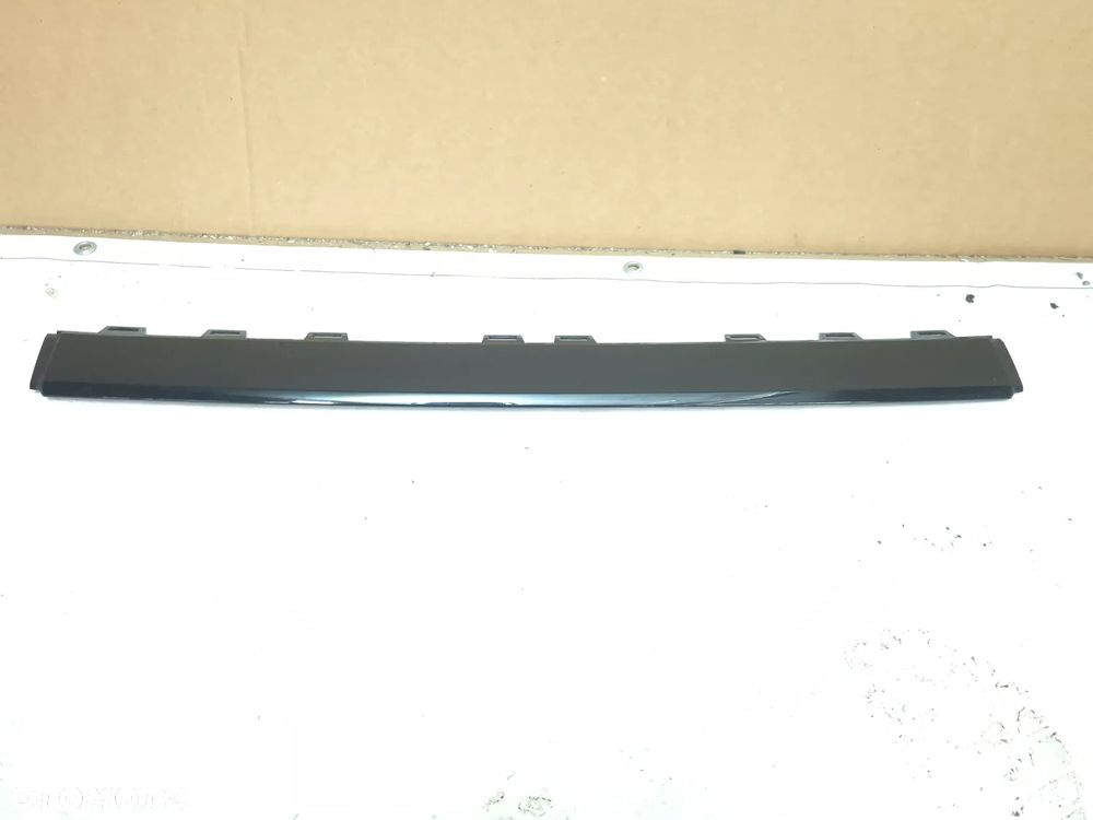 Spoiler zderzaka tylnego Audi Q8 4M8 4M8807541C