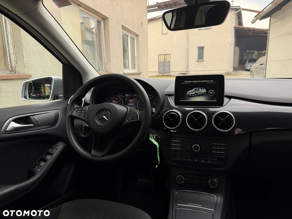 Mercedes-Benz Klasa B 180 (BlueEFFICIENCY) 7G-DCT - 26