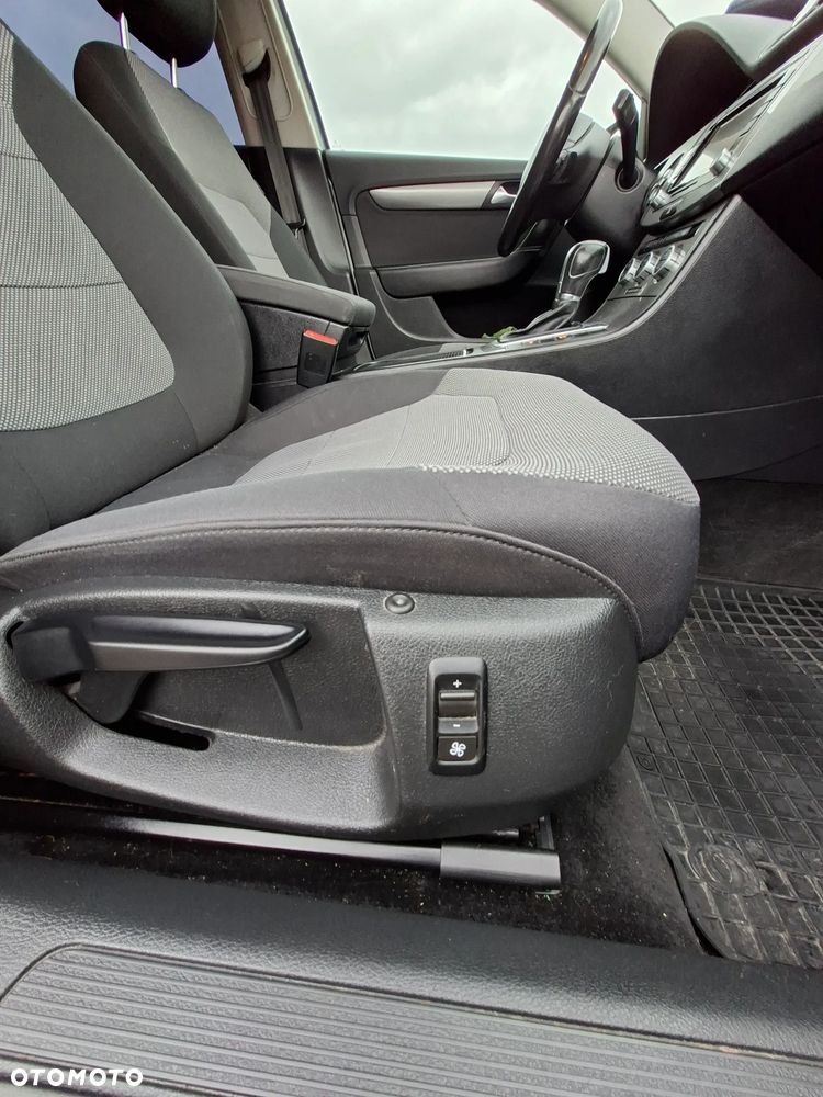 Volkswagen Passat 2.0 TDI Comfortline DSG - 17