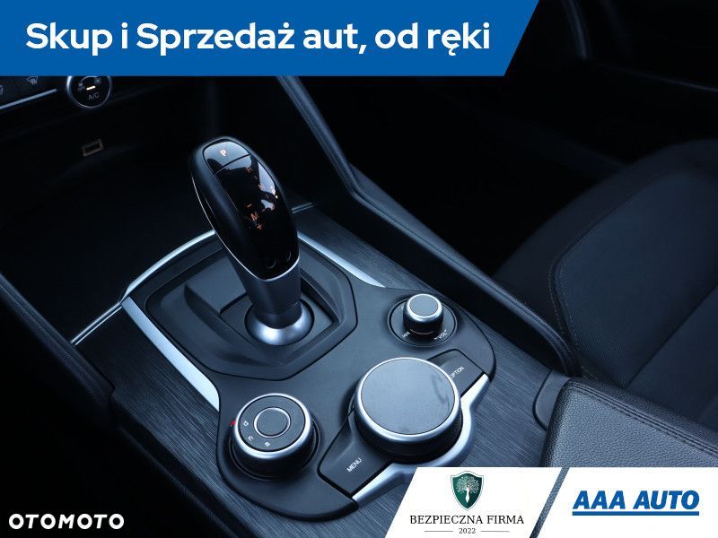 Alfa Romeo Giulia - 15