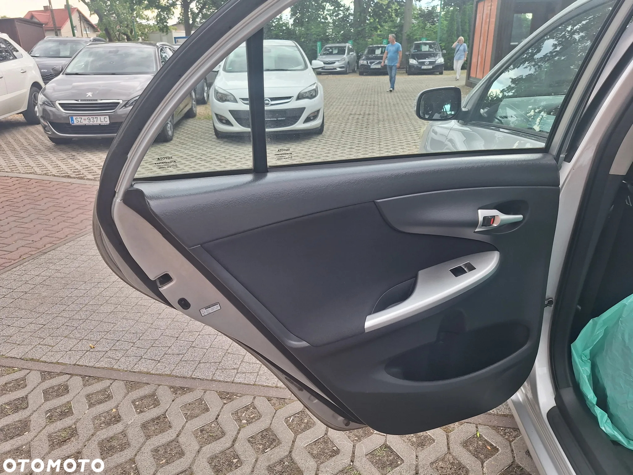 Toyota Corolla 1.6 Luna - 11