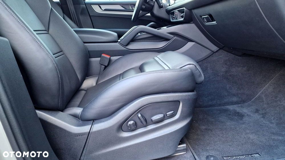 Porsche Cayenne - 20