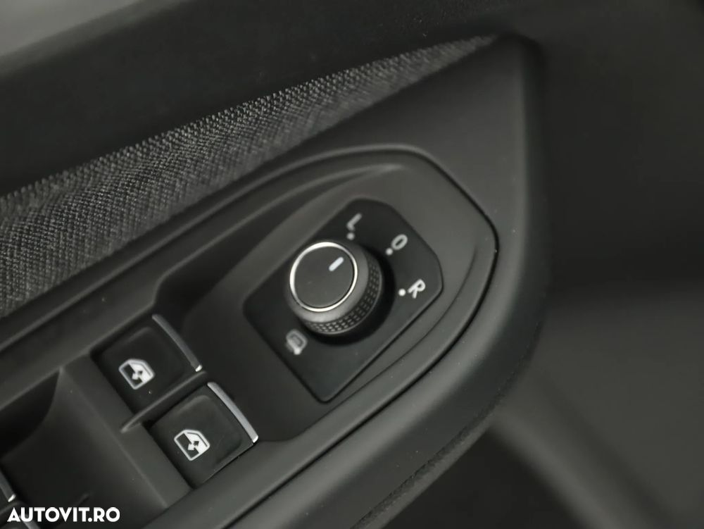 Volkswagen Golf 2.0 TDI SCR DSG Life - 24