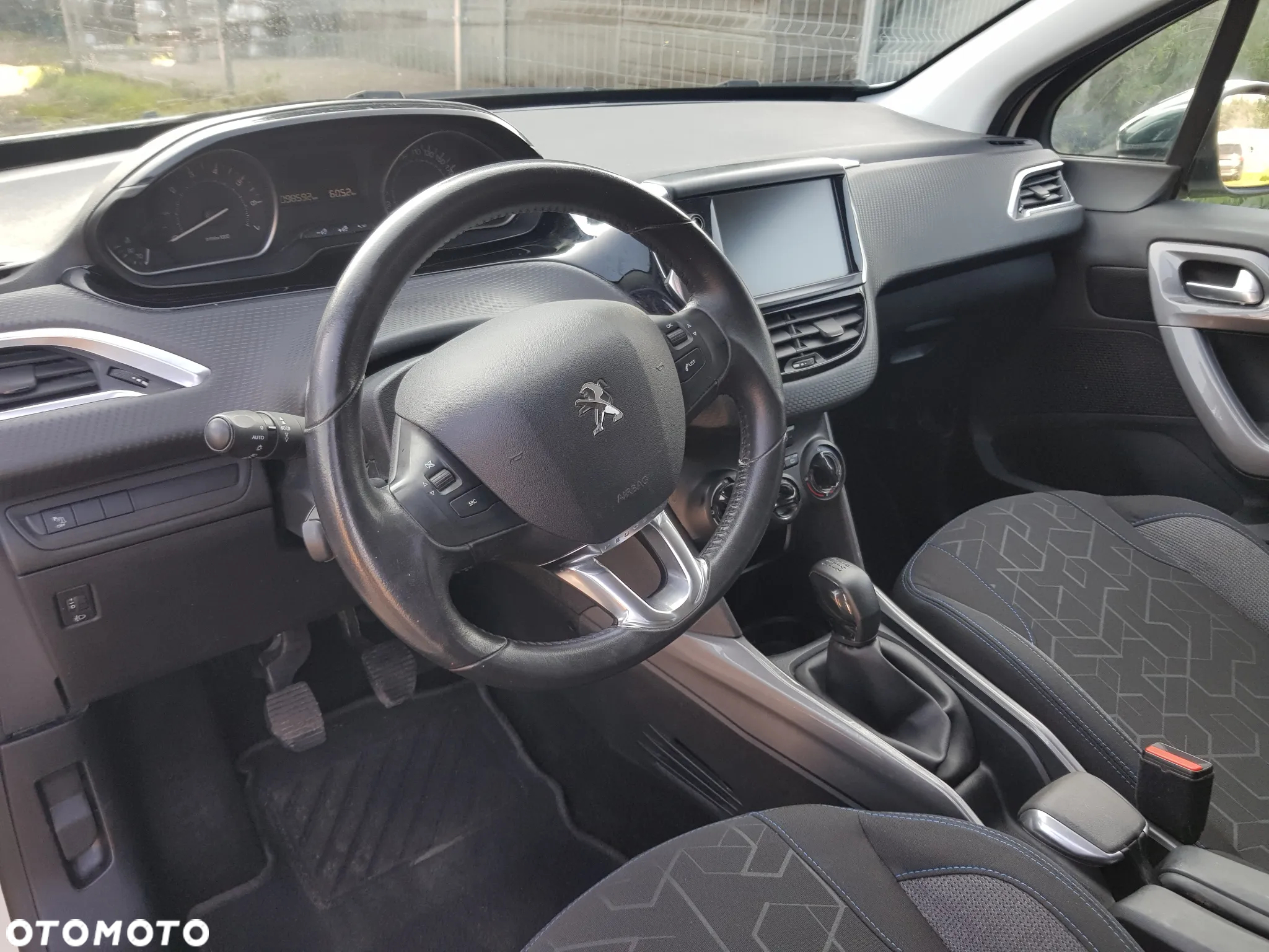 Peugeot 2008 - 13