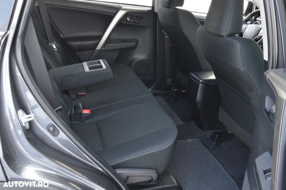 Toyota RAV4 2.2 D-4D 4x4 Automatik Edition - 11