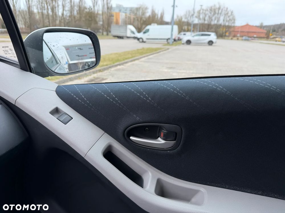 Toyota Yaris 1.3 VVT-i Luna - 16