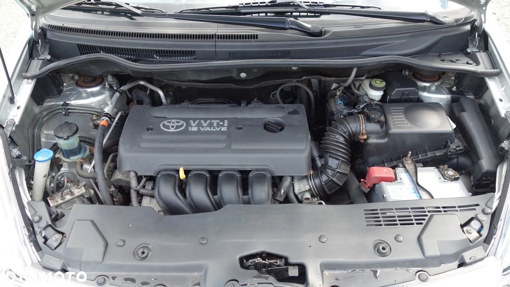 Toyota Corolla Verso 1.8 Premium + 7os - 35
