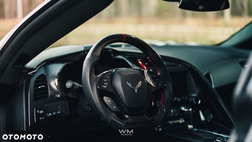 Chevrolet Corvette - 17