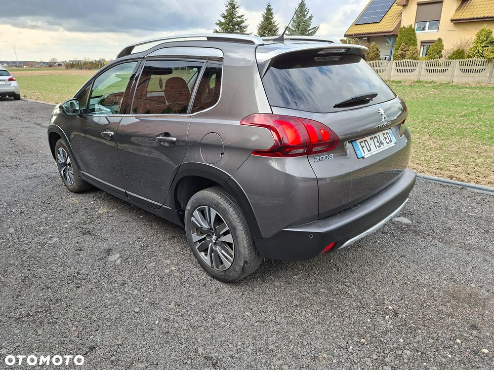 Peugeot 2008 PureTech 110 GPF Stop&Start EAT6 Allure - 4
