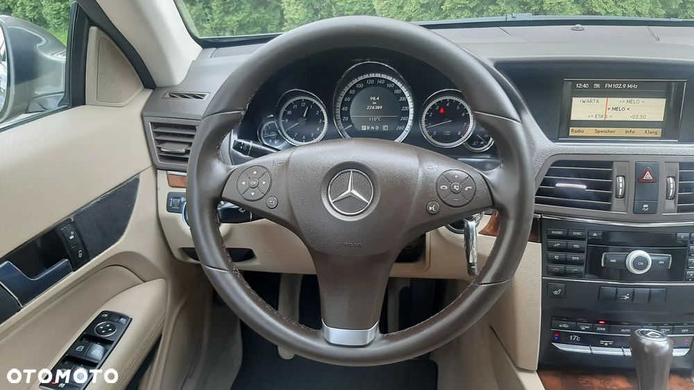Mercedes-Benz Klasa E 250 CGI BlueEFFICIENCY Automatik Avantgarde - 22