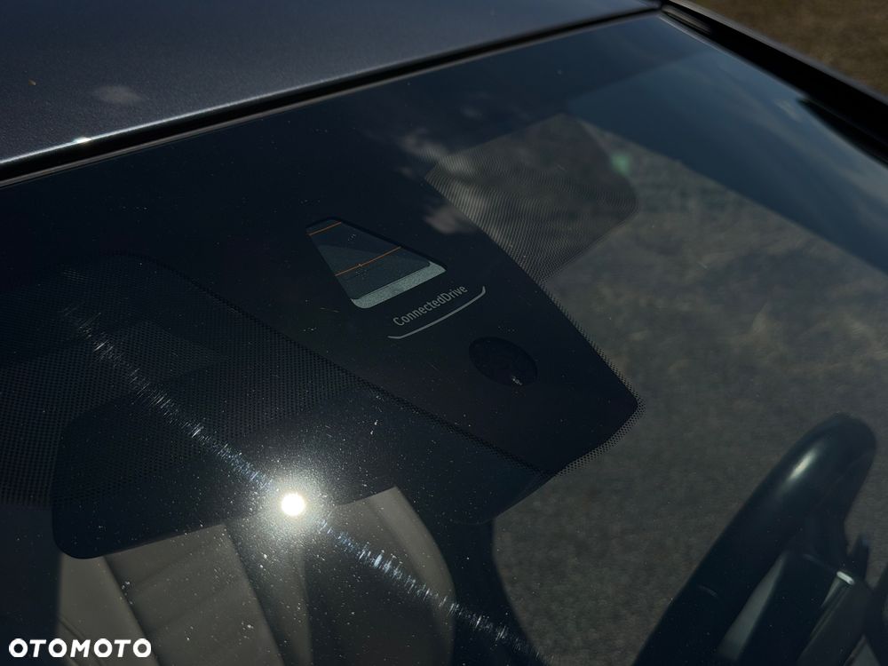 BMW Seria 3 330i xDrive M Sport - 28