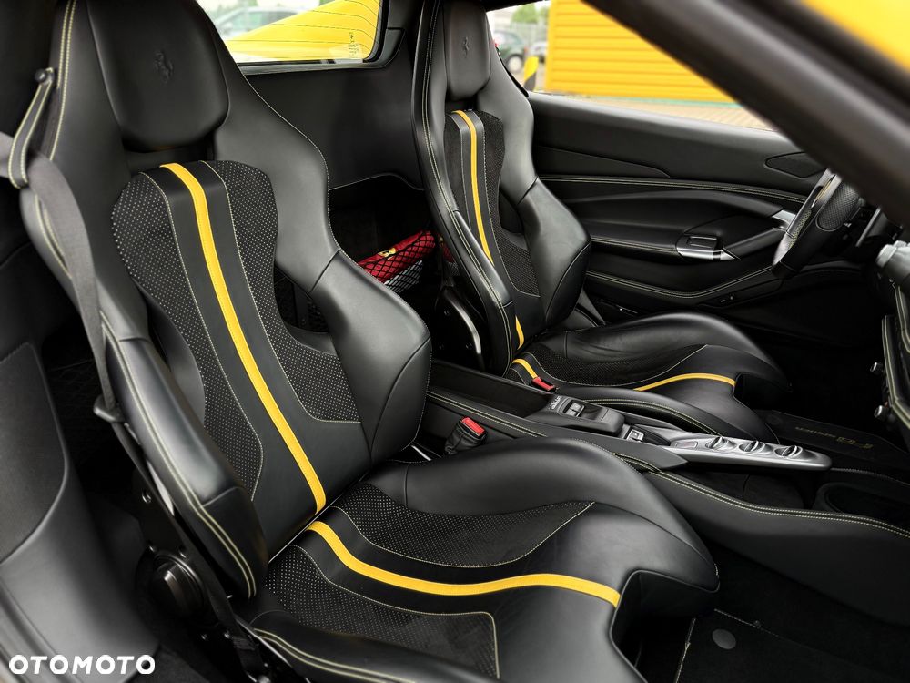 Ferrari F8 Spider - 17