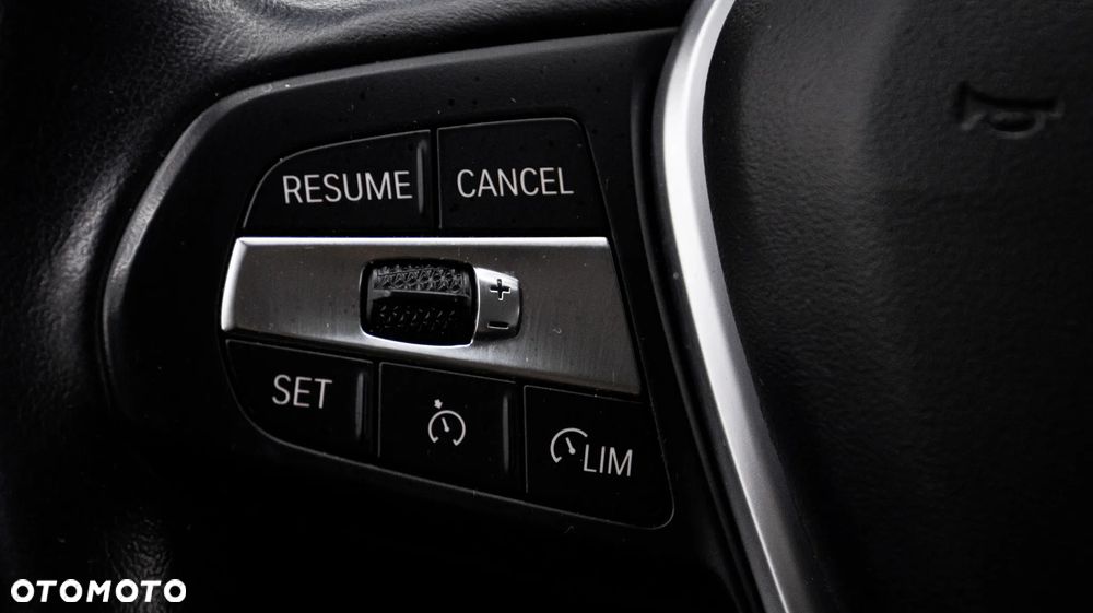 BMW Seria 3 318i Sport Line - 19
