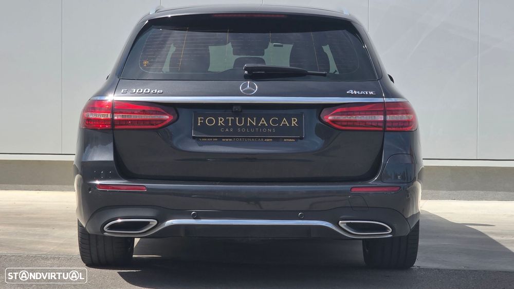 Mercedes-Benz E 300 de AMG Line 4Matic - 4