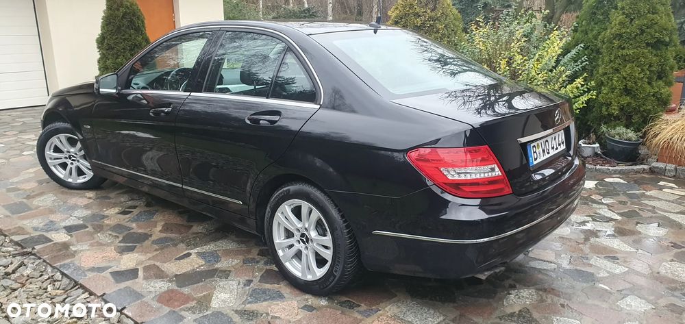 Mercedes-Benz Klasa C 180 CGI Automatik BlueEFFICIENCY Avantgarde - 11