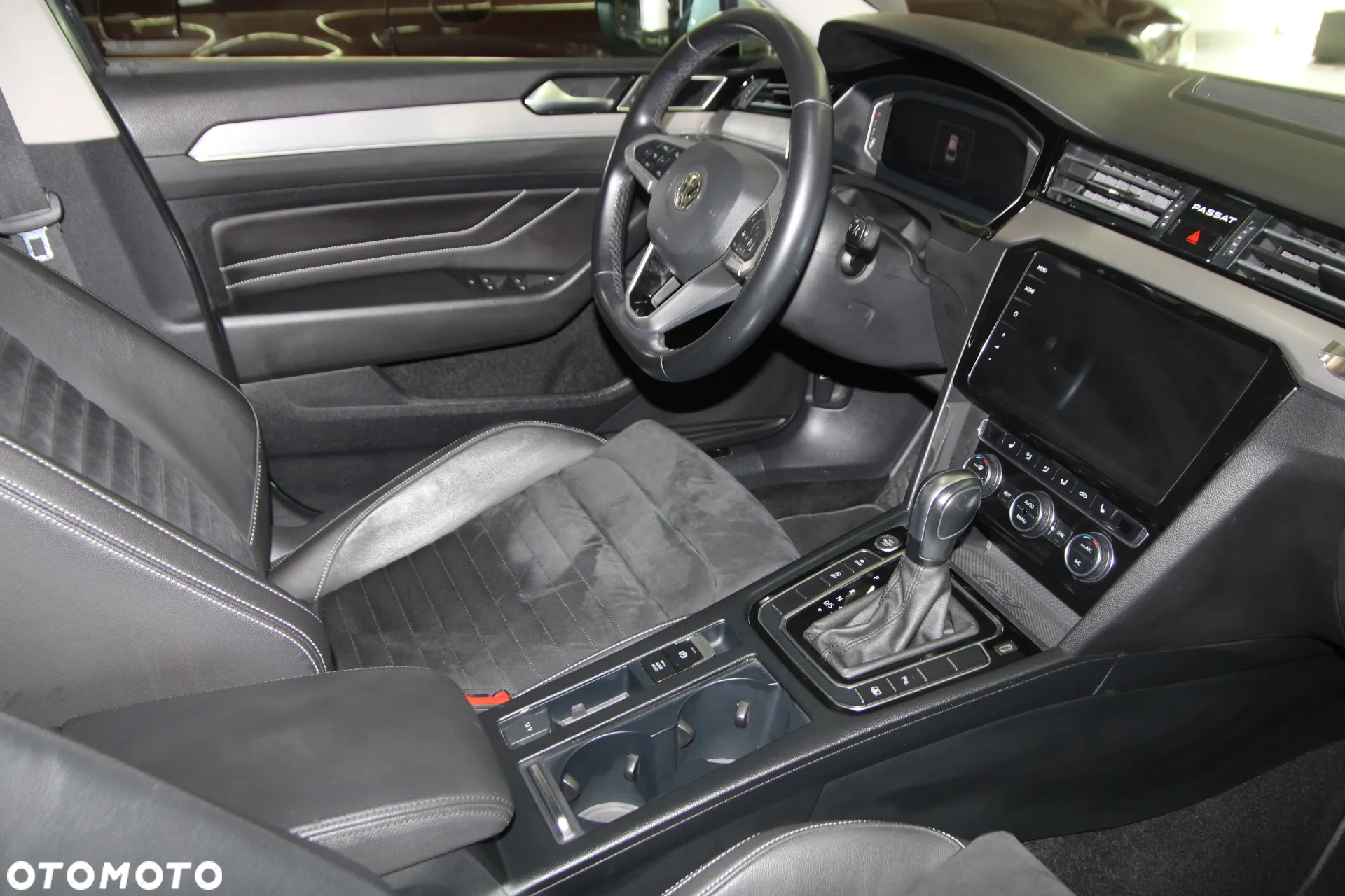 Volkswagen Passat 2.0 TSI Elegance DSG - 9