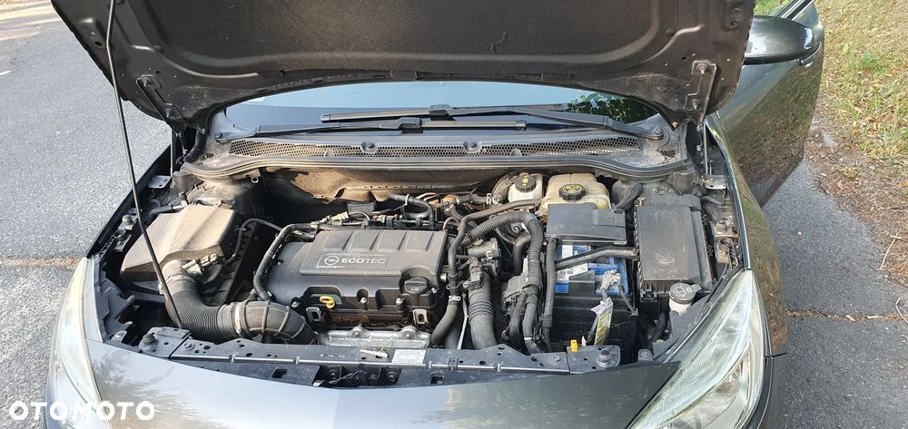 Opel Astra IV 1.4 T Cosmo - 17