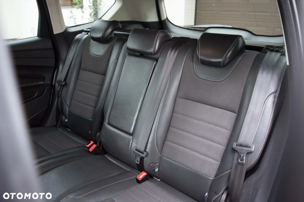 Ford Kuga 2.0 TDCi 2x4 Titanium - 33