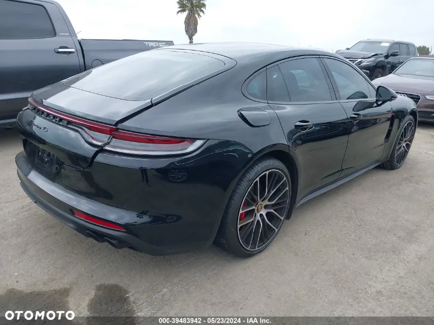 Porsche Panamera 4S - 4